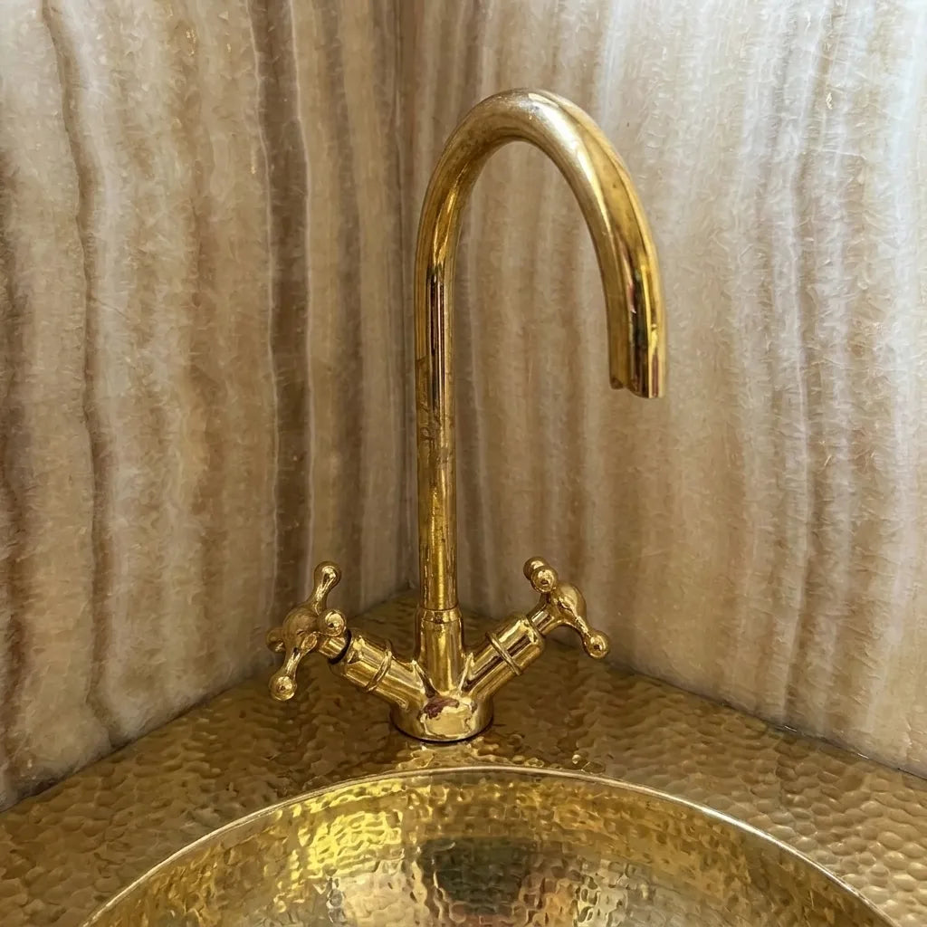 WALL CORNER SINK 1